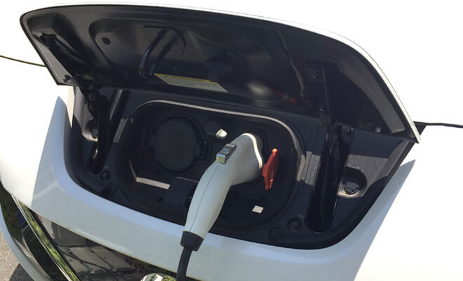 電気自動車を 自宅で充電できると最高に便利で快適でした。