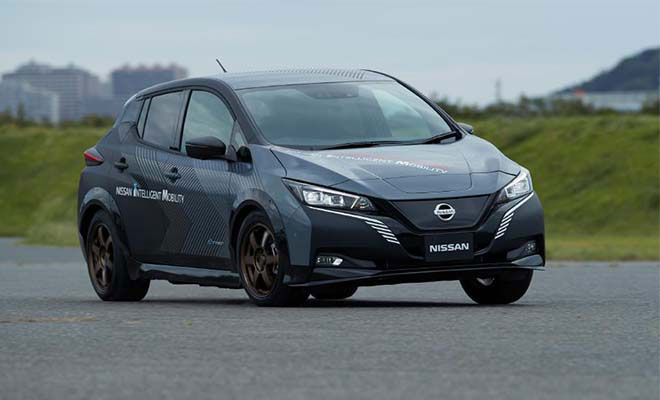 新開発の電動駆動 ４輪制御技術を搭載したテストカーを公開